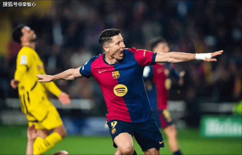 欧冠射手榜：拉菲尼亚12球领跑，莱万11球紧随其后！凯恩10球！