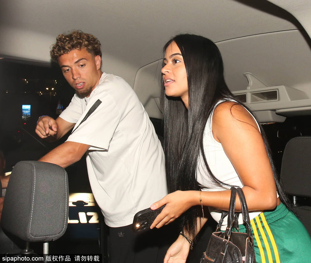 唐纳鲁马的转会风波：金球奖候选与薪水纠葛背后的故事